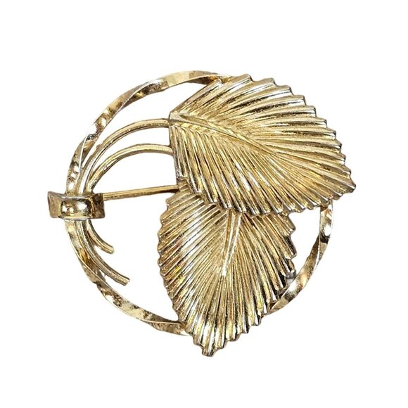 Vintage Winard 12K Gold Filled Round Weaved Circular Leaf Pinback Brooch Signed - Picture 1 of 11
